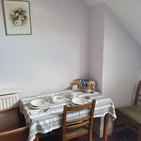 Dove Court Mini Lodge Almondsbury Bagian luar foto