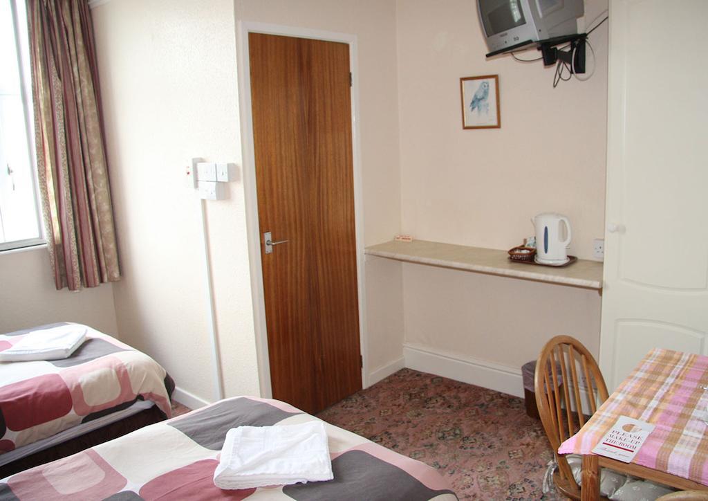 Dove Court Mini Lodge Almondsbury Bagian luar foto
