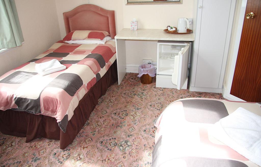 Dove Court Mini Lodge Almondsbury Bagian luar foto