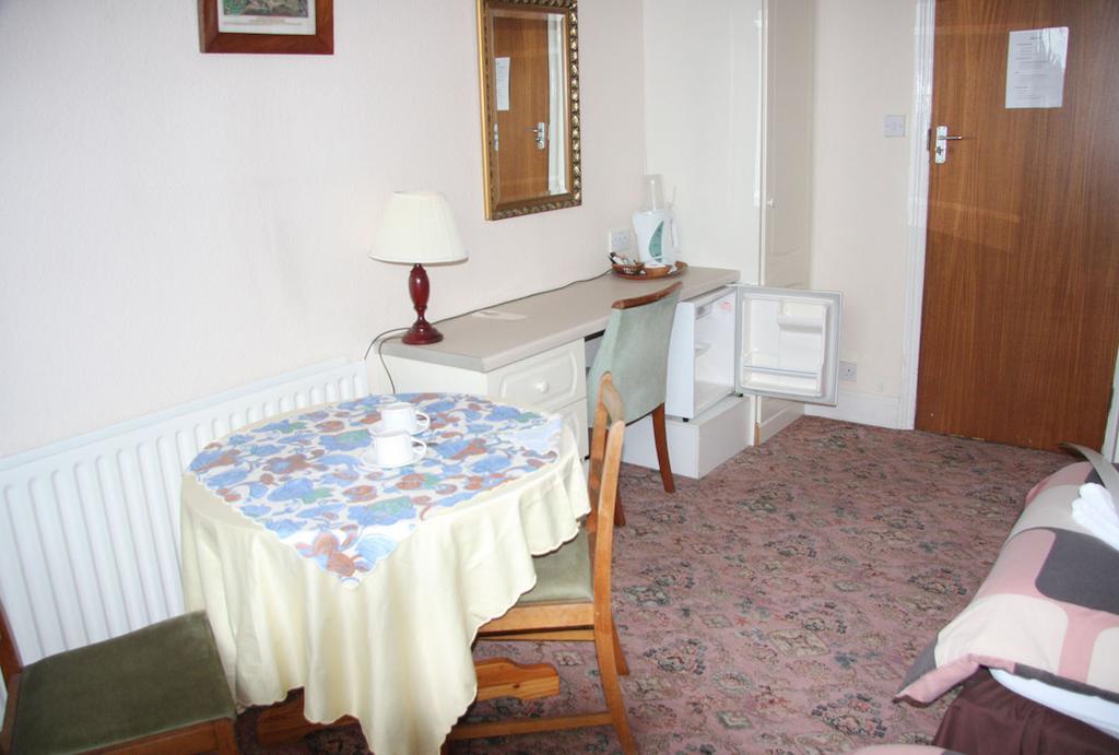 Dove Court Mini Lodge Almondsbury Bagian luar foto