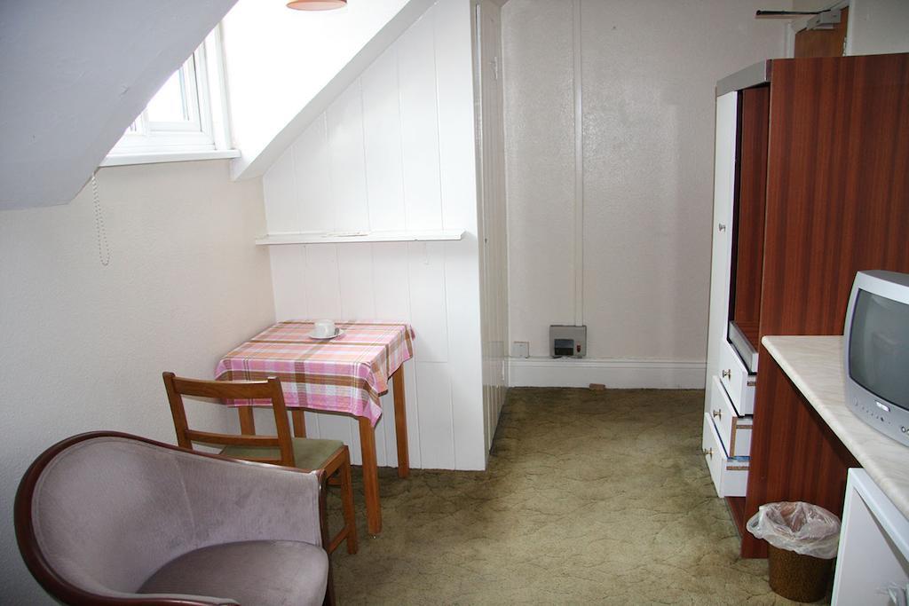 Dove Court Mini Lodge Almondsbury Bagian luar foto