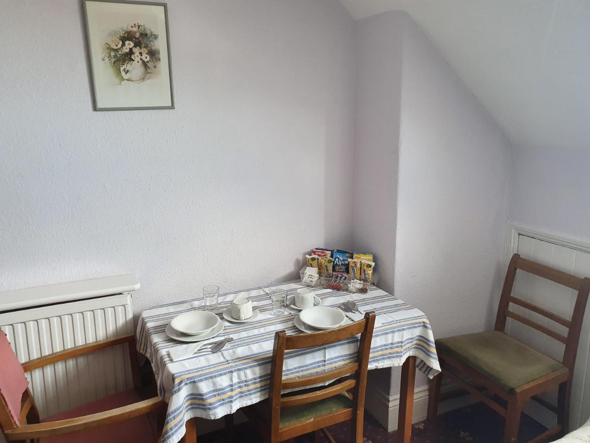 Dove Court Mini Lodge Almondsbury Bagian luar foto