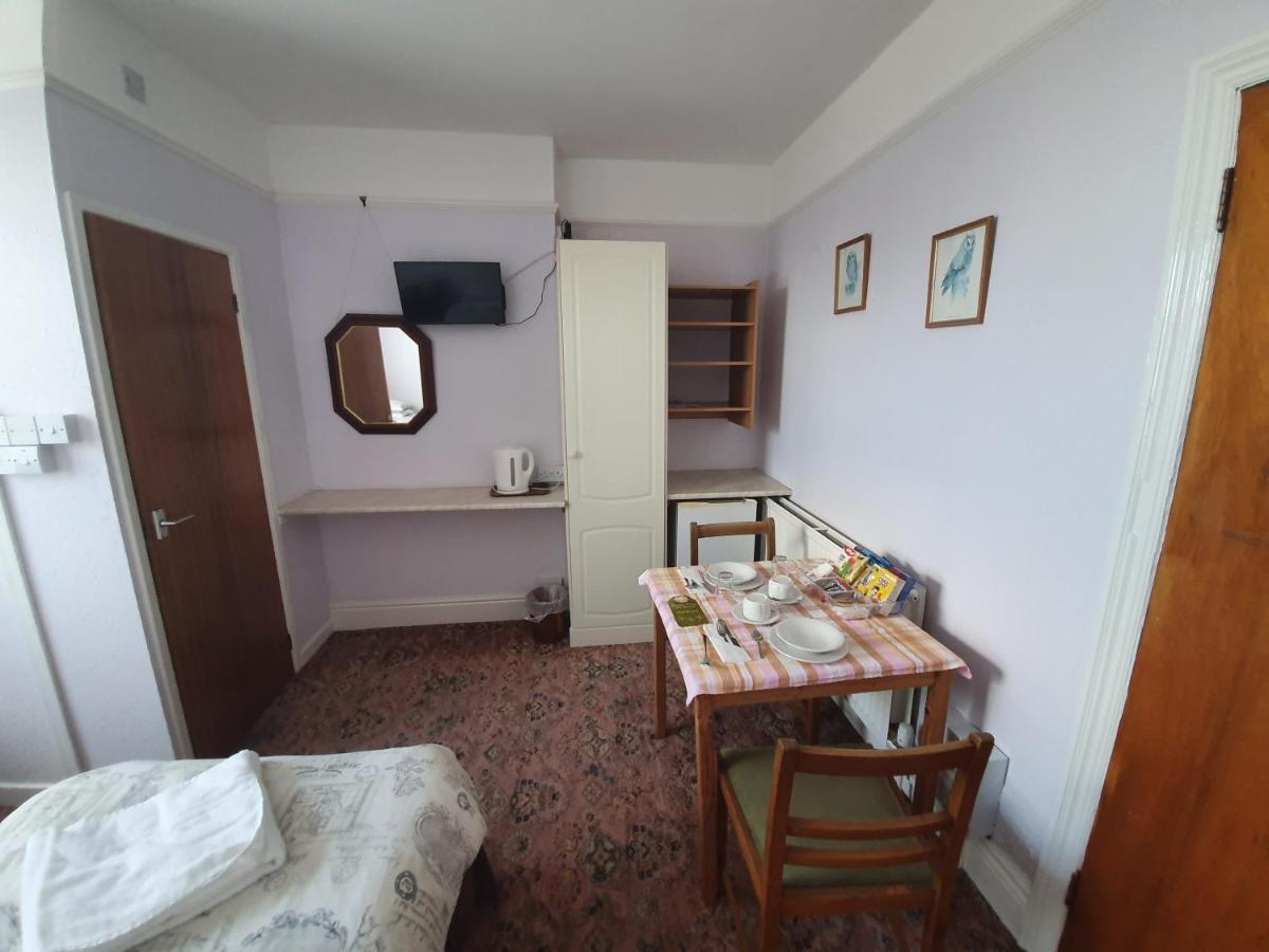 Dove Court Mini Lodge Almondsbury Bagian luar foto
