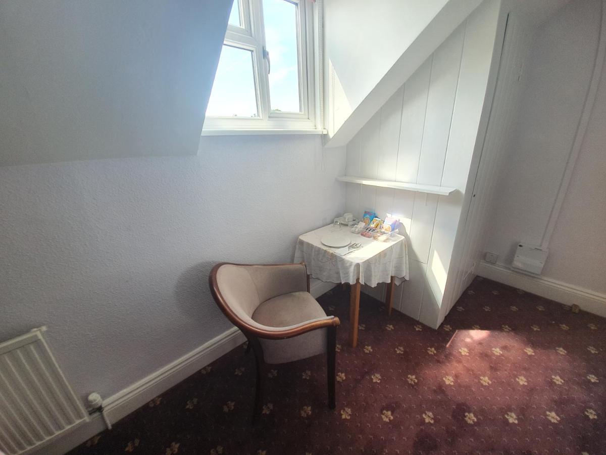 Dove Court Mini Lodge Almondsbury Bagian luar foto